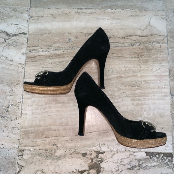 Gucci Rattan and Suede Peep-toe Pumps - Picture 2 of 5